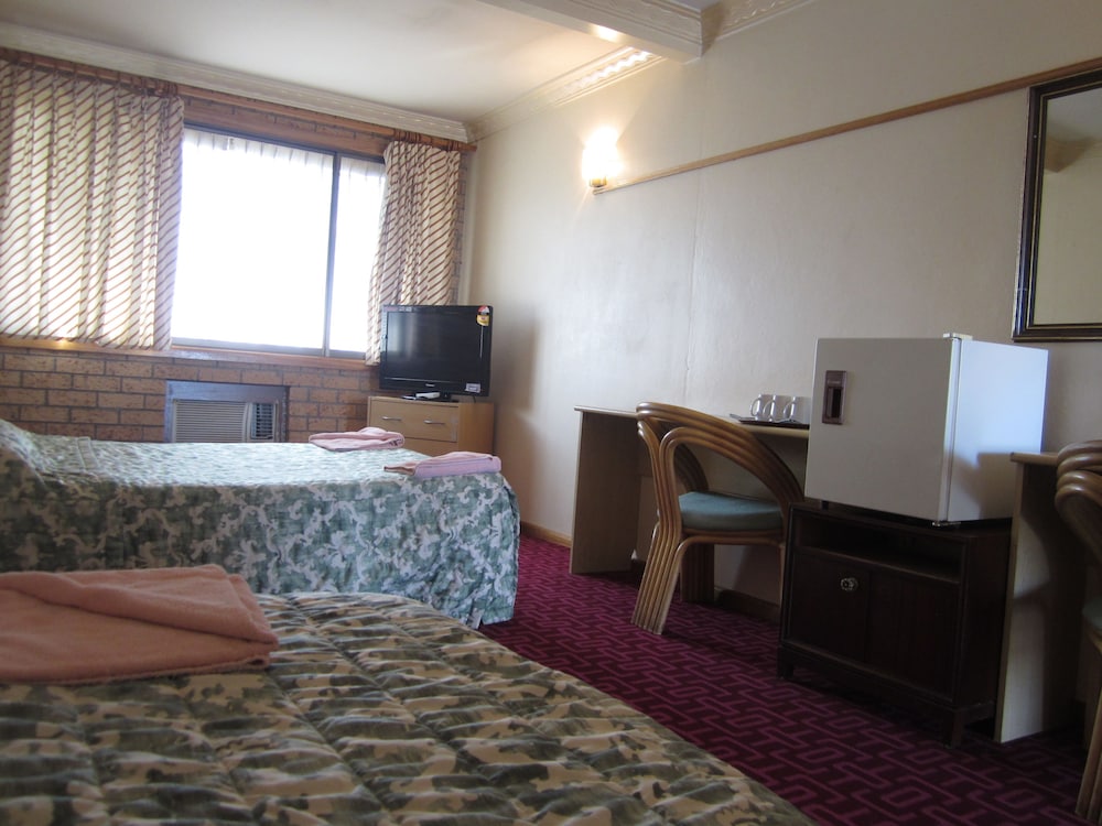 Canberra Lyneham Motor Inn