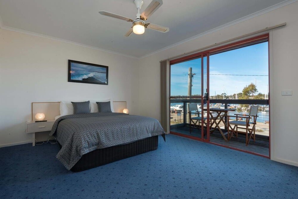 Mariners Cove at Paynesville Motel & Apartments AU178 Deals & Reviews