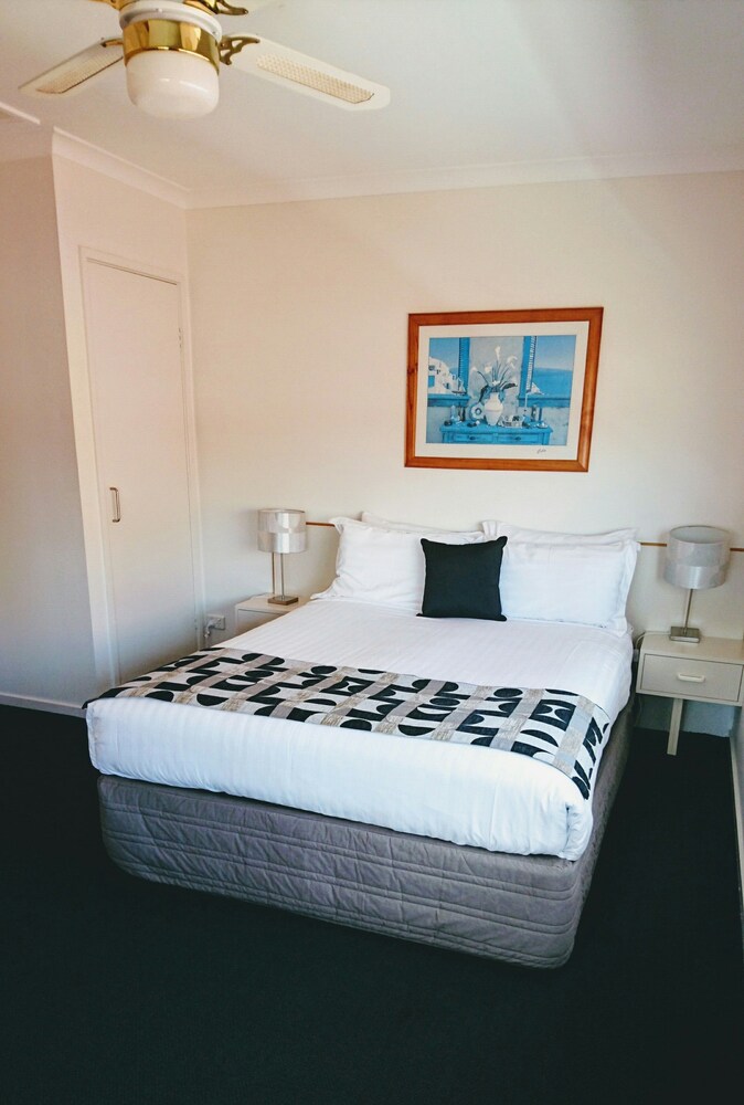 Mariners Cove at Paynesville Motel & Apartments AU178 Deals & Reviews