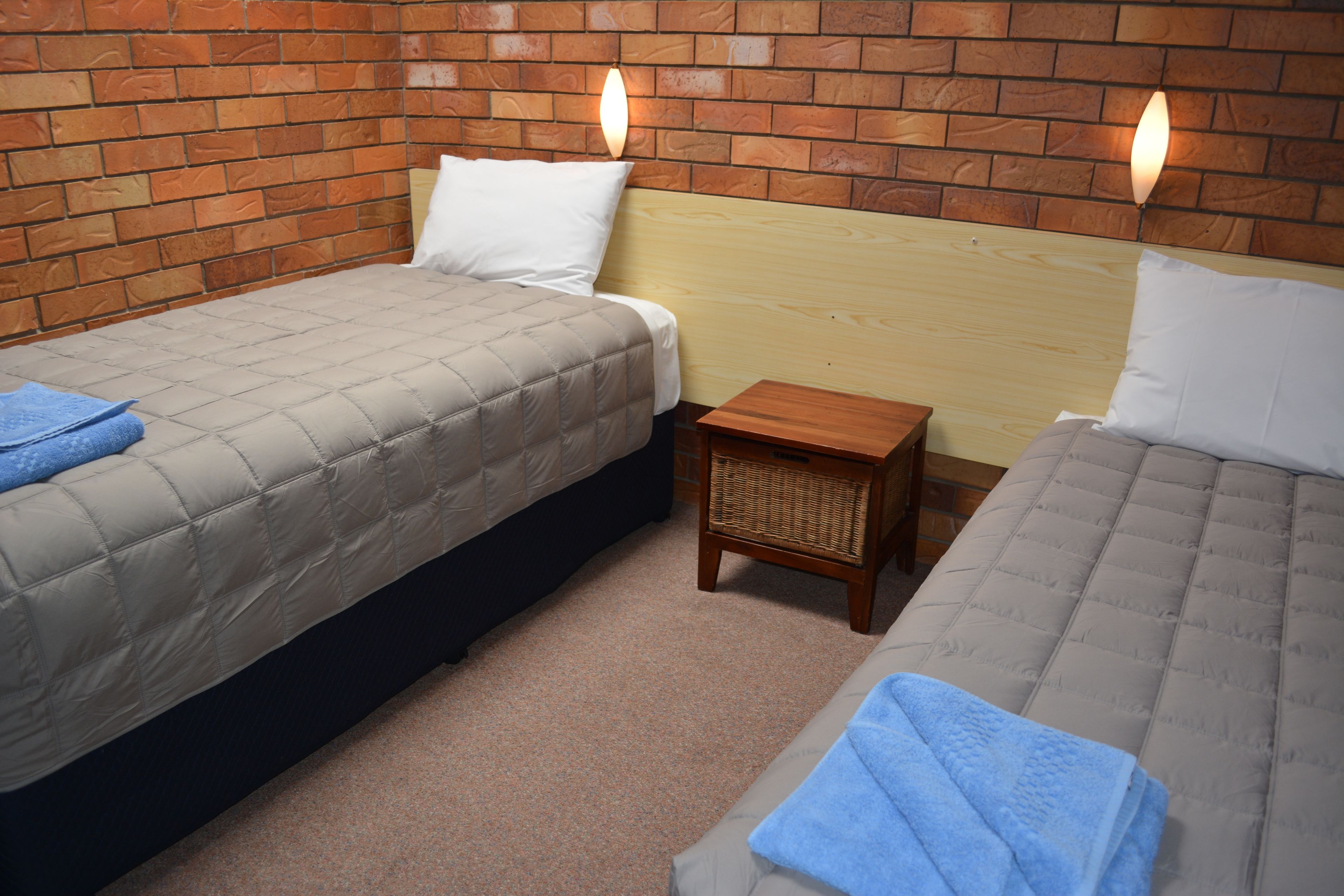 Peter Allen Motor Inn