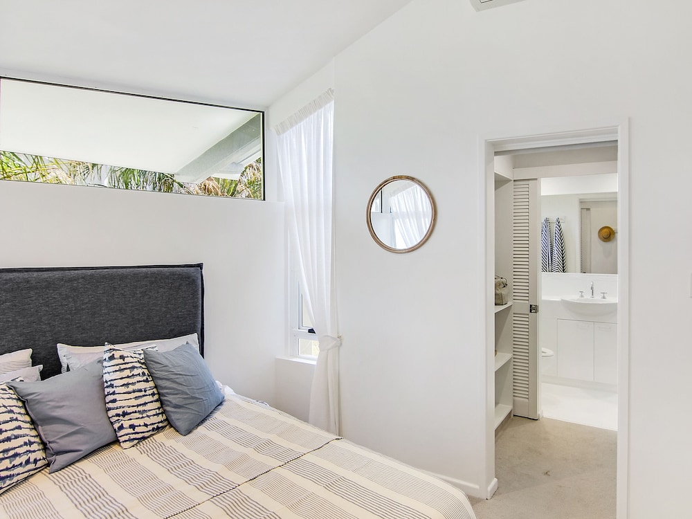 Aqua Promenade Beachfront Apartments