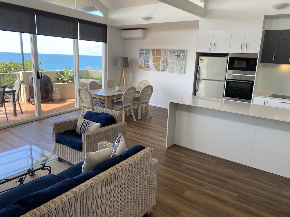 Aqua Promenade Beachfront Apartments