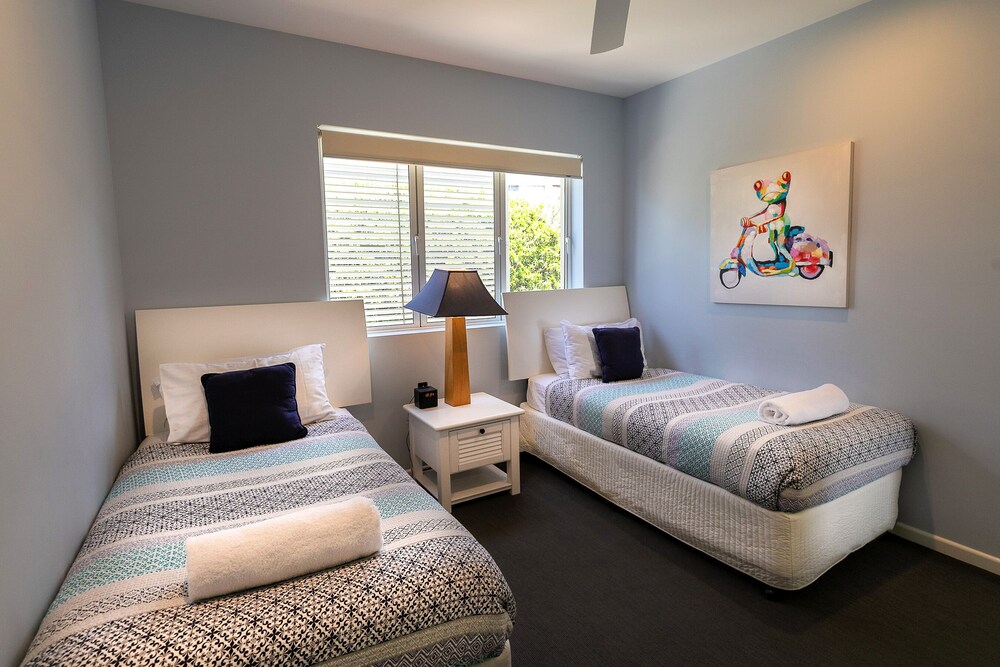 Aqua Promenade Beachfront Apartments