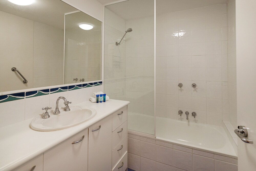Aqua Promenade Beachfront Apartments