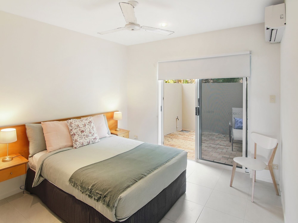 Aqua Promenade Beachfront Apartments