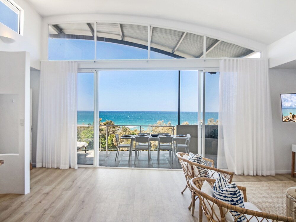 Aqua Promenade Beachfront Apartments