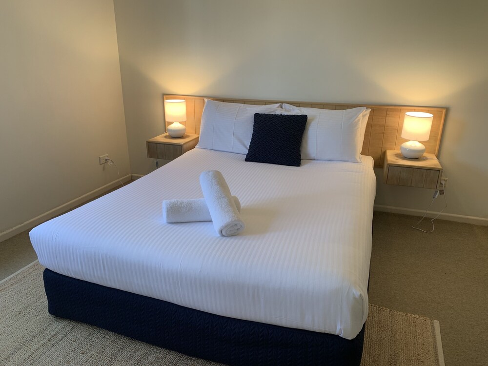 Aqua Promenade Beachfront Apartments