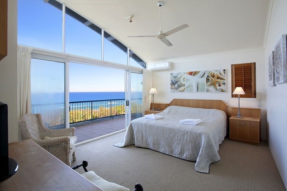 Aqua Promenade Beachfront Apartments