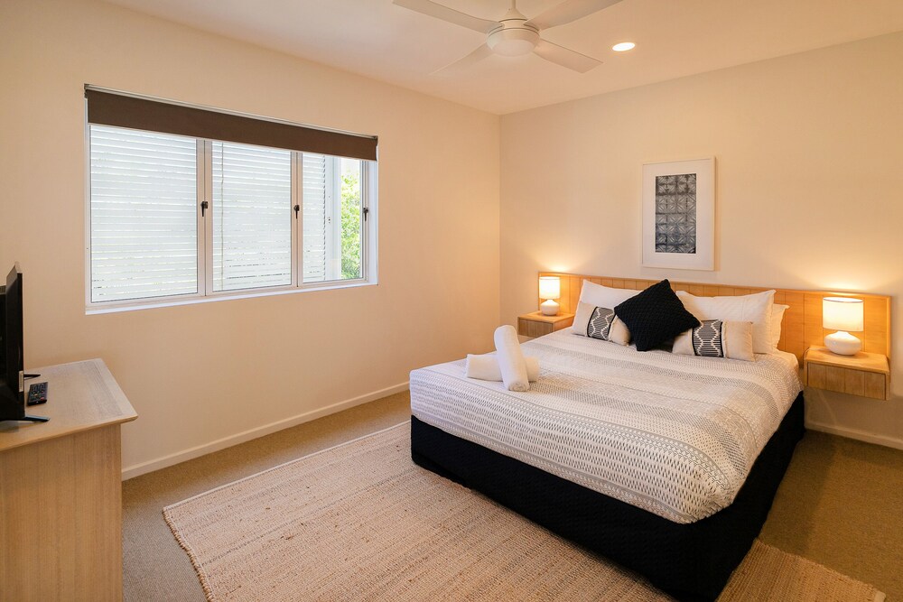 Aqua Promenade Beachfront Apartments