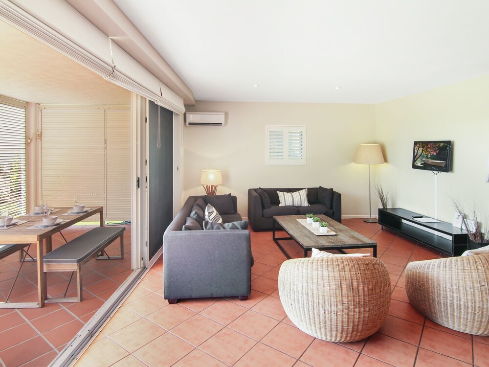 Aqua Promenade Beachfront Apartments