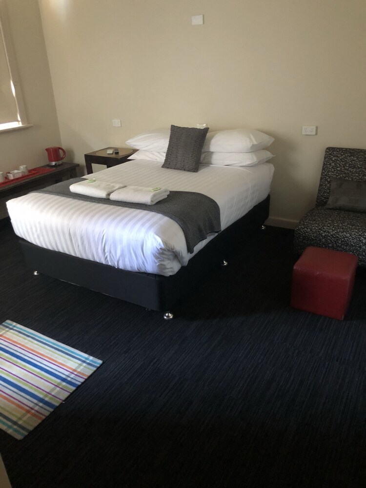 Room, The William Farrer Hotel