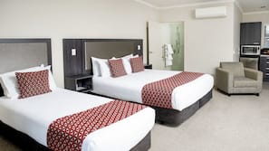 Egyptian cotton sheets, premium bedding, pillow top beds, desk