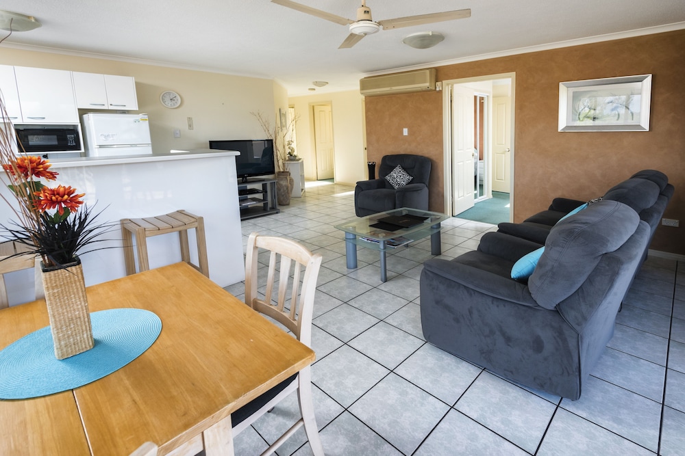 Alexander Beachfront Apartments Deals & Reviews (Hervey Bay, AUS) Wotif