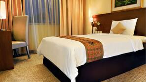 Minibar, in-room safe, desk, iron/ironing board
