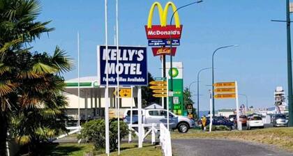 Kelly's Riverside Motel