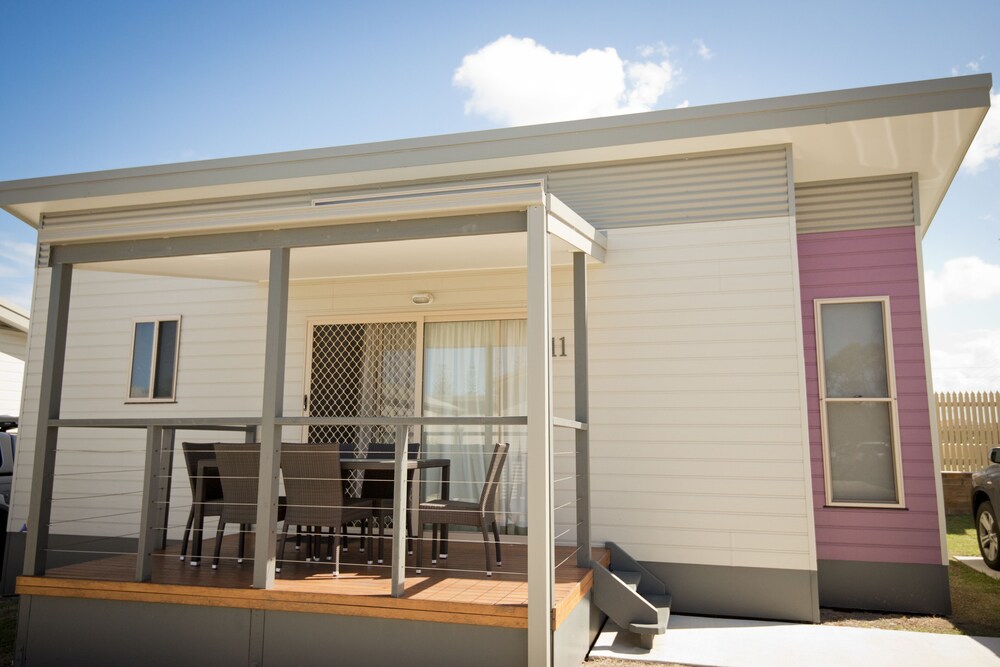 The Bowlo Holiday Cabins AU130 Deals & Reviews (Evans Head, AUS) Wotif