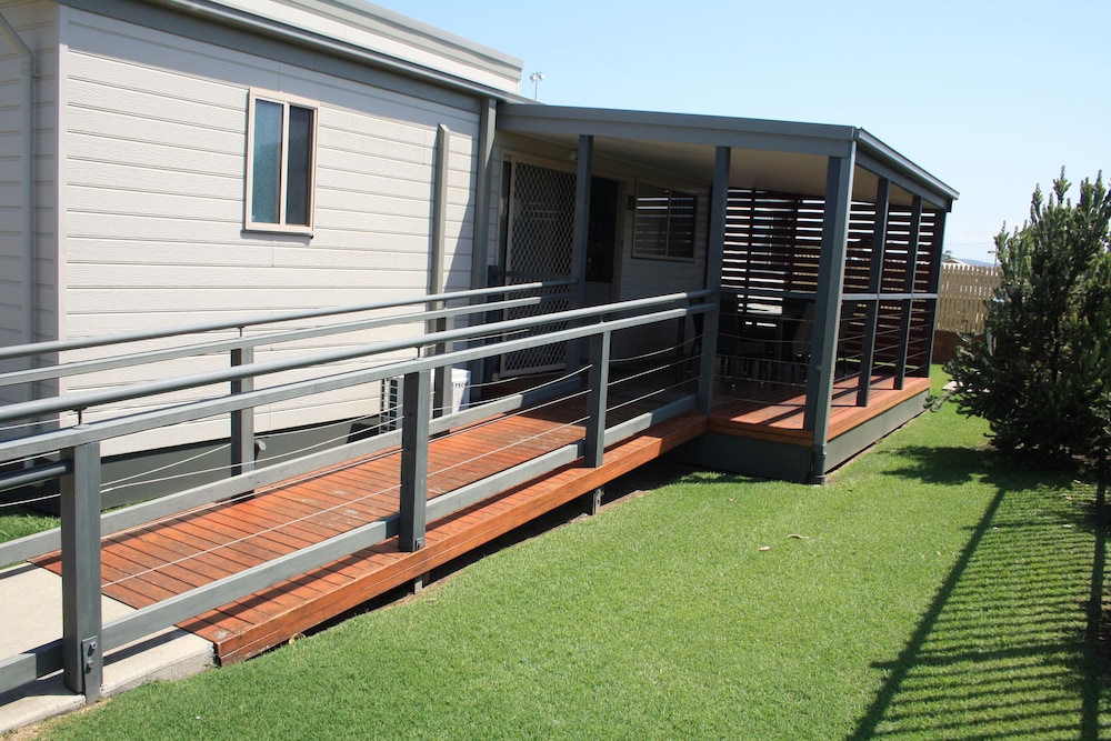 The Bowlo Holiday Cabins AU130 Deals & Reviews (Evans Head, AUS) Wotif