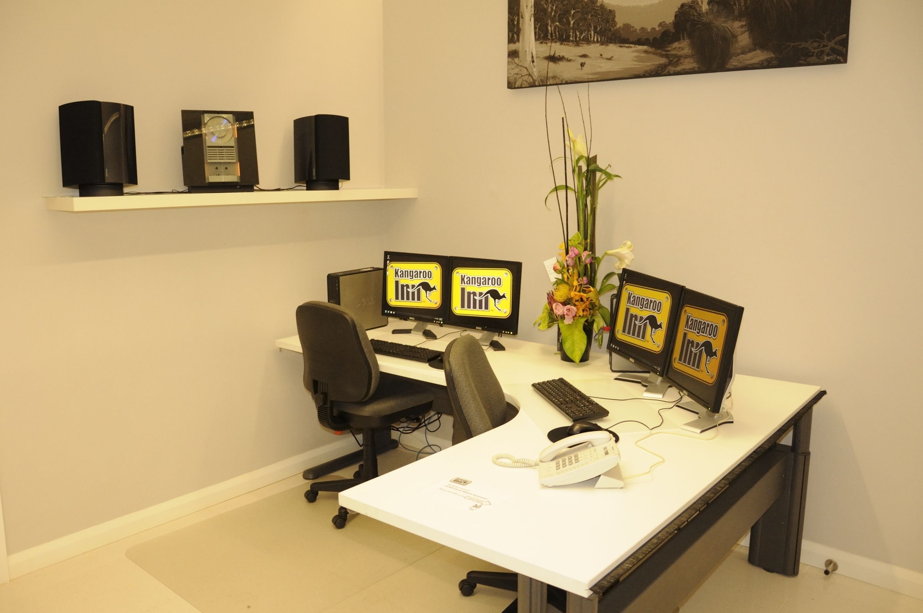 Kangaroo Inn - Hostel