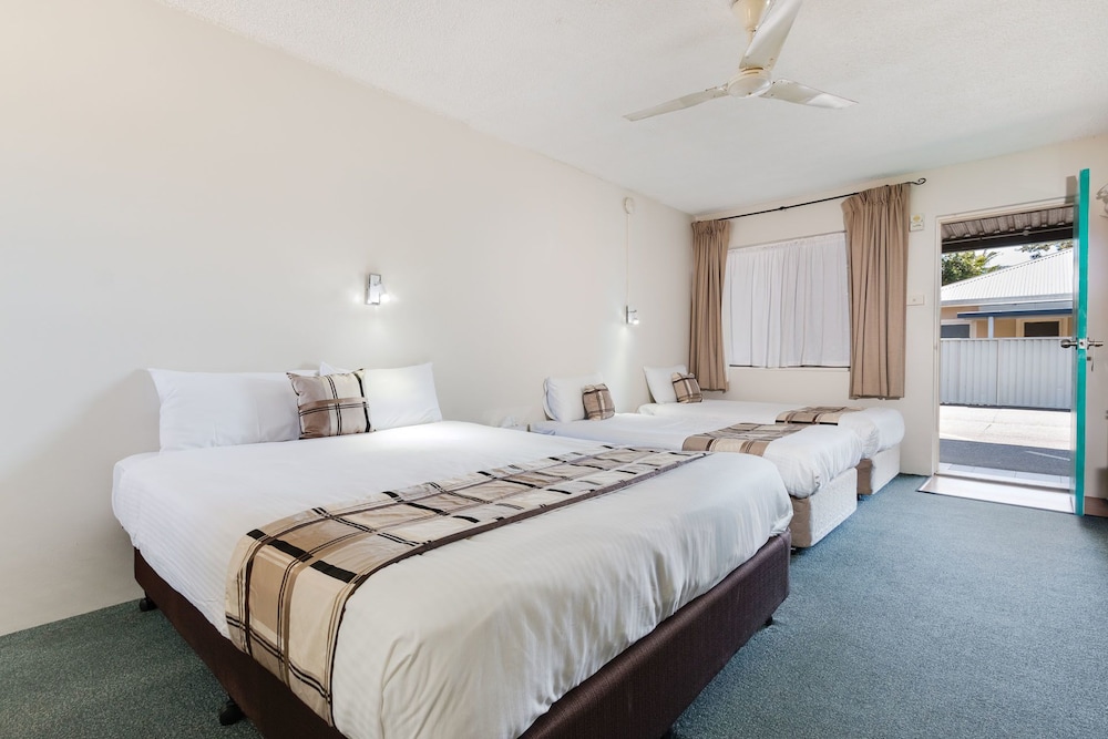 Coffs Harbour Pacific Palms Motel, Coffs Harbour 158 Room Prices