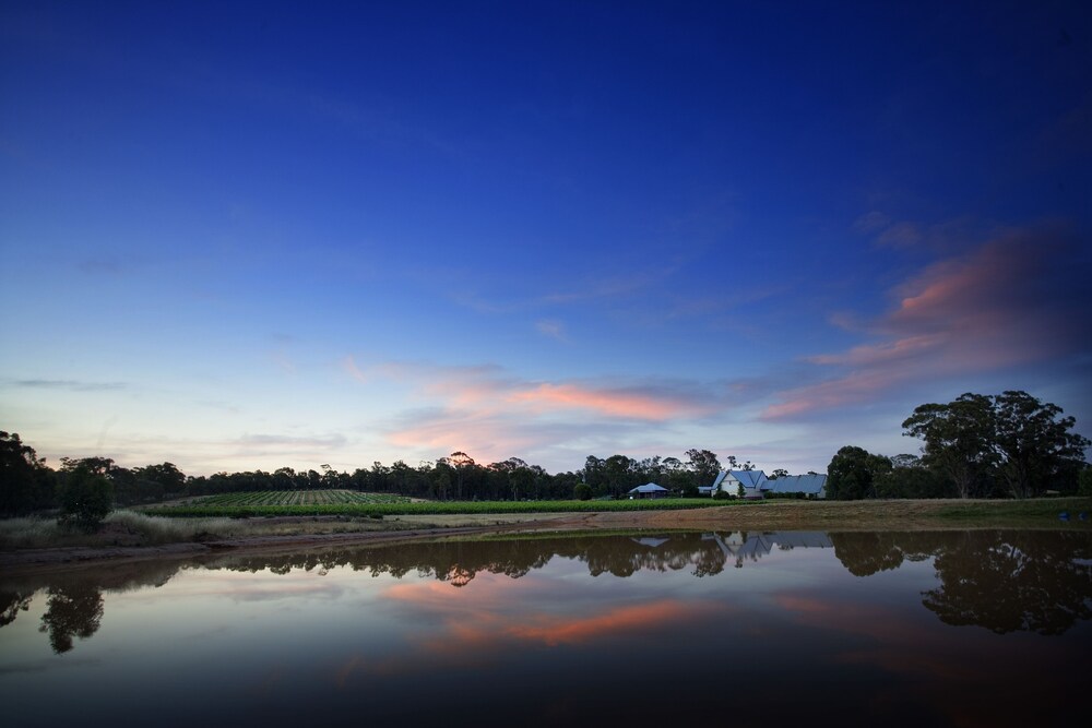 Lake, Balgownie Estate Winery Retreat & Restaurant