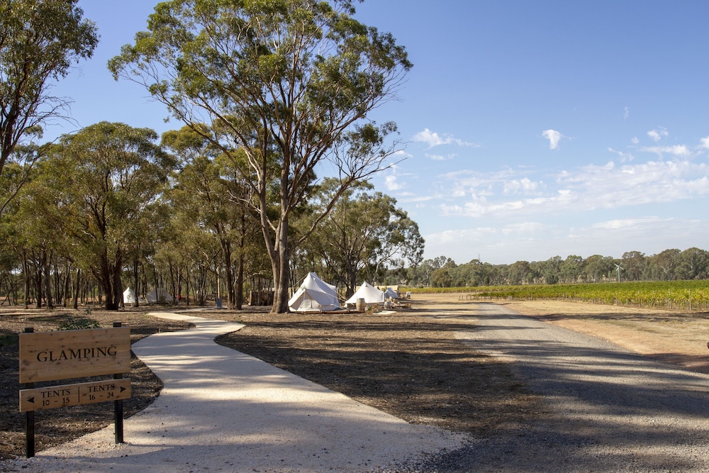 Room, Balgownie Estate Winery Retreat & Restaurant