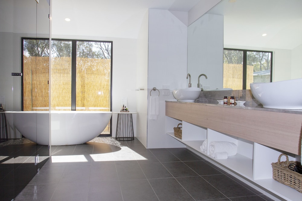 Bathroom, Balgownie Estate Winery Retreat & Restaurant