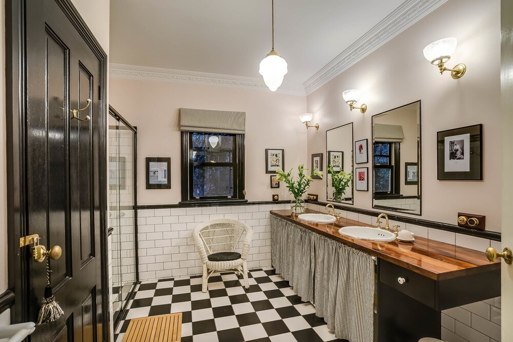 Gatehouse Cottage at Merrow Cottages - Mt Dandenong