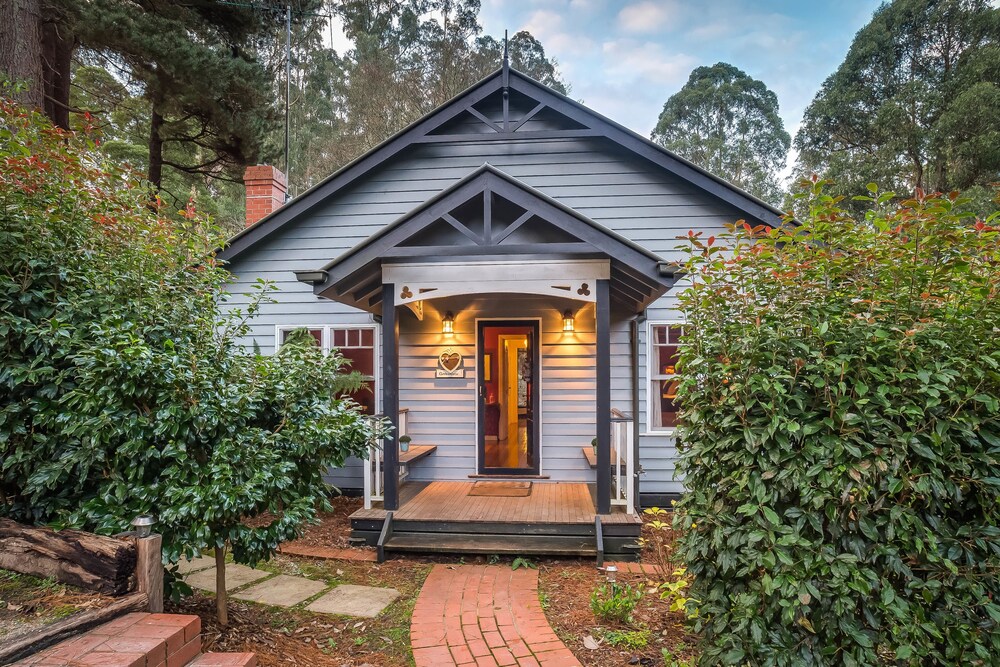 Gatehouse Cottage at Merrow Cottages - Mt Dandenong