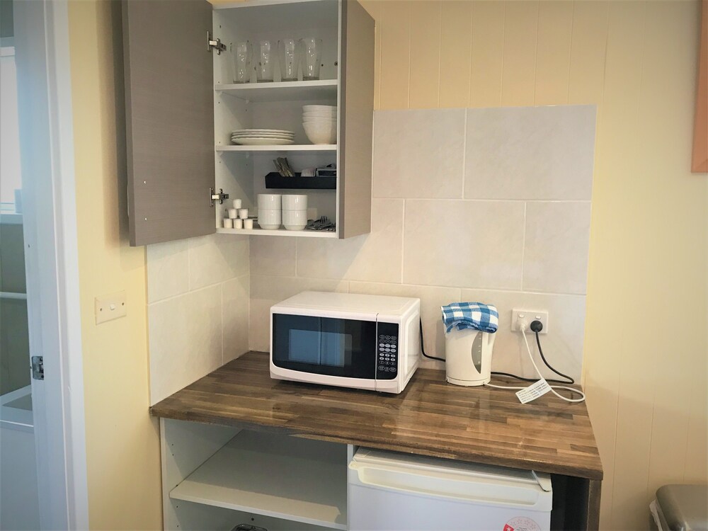 Private kitchenette, Toukley Motor Inn