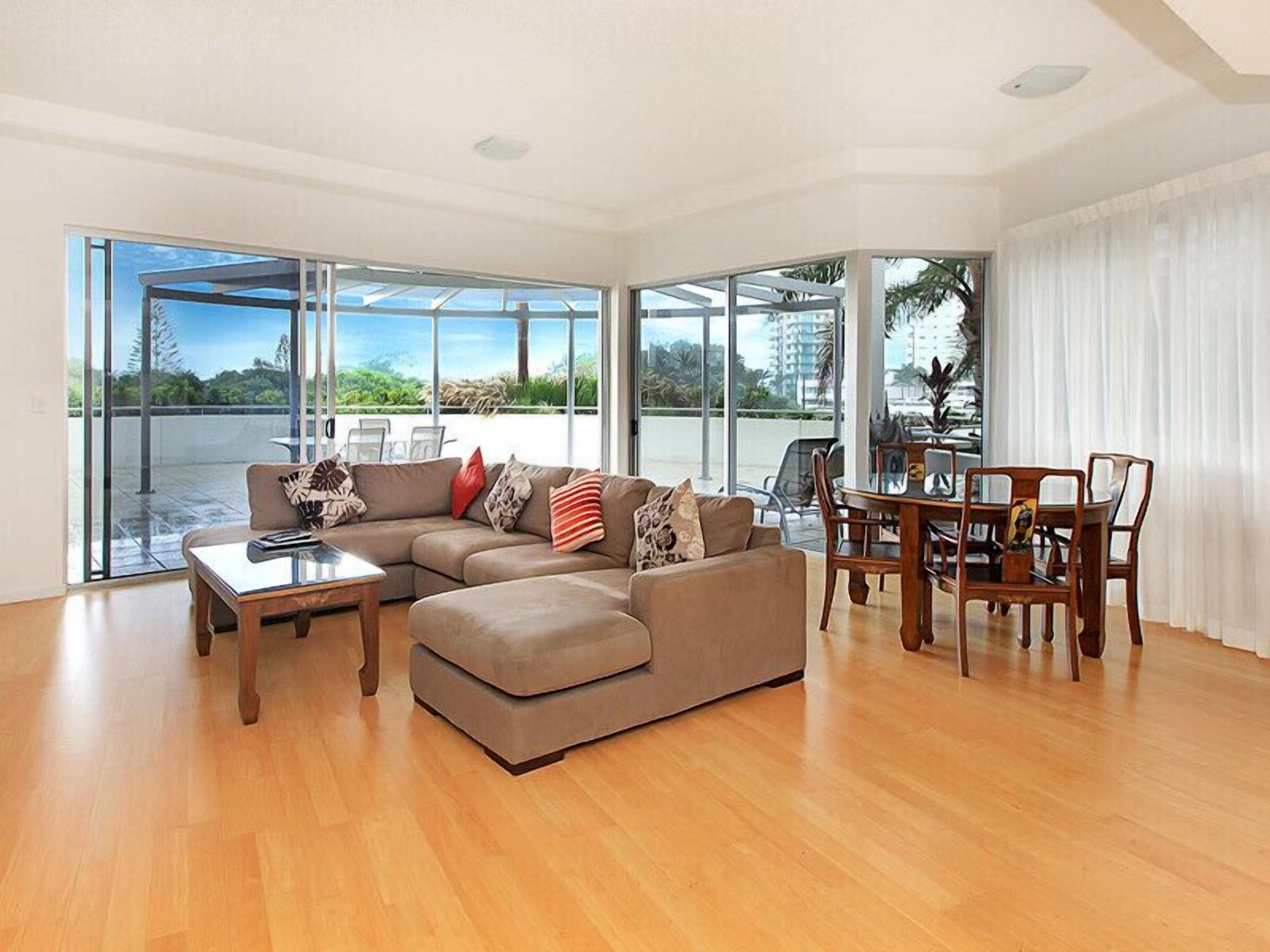 Silver Sea On Sixth Resort