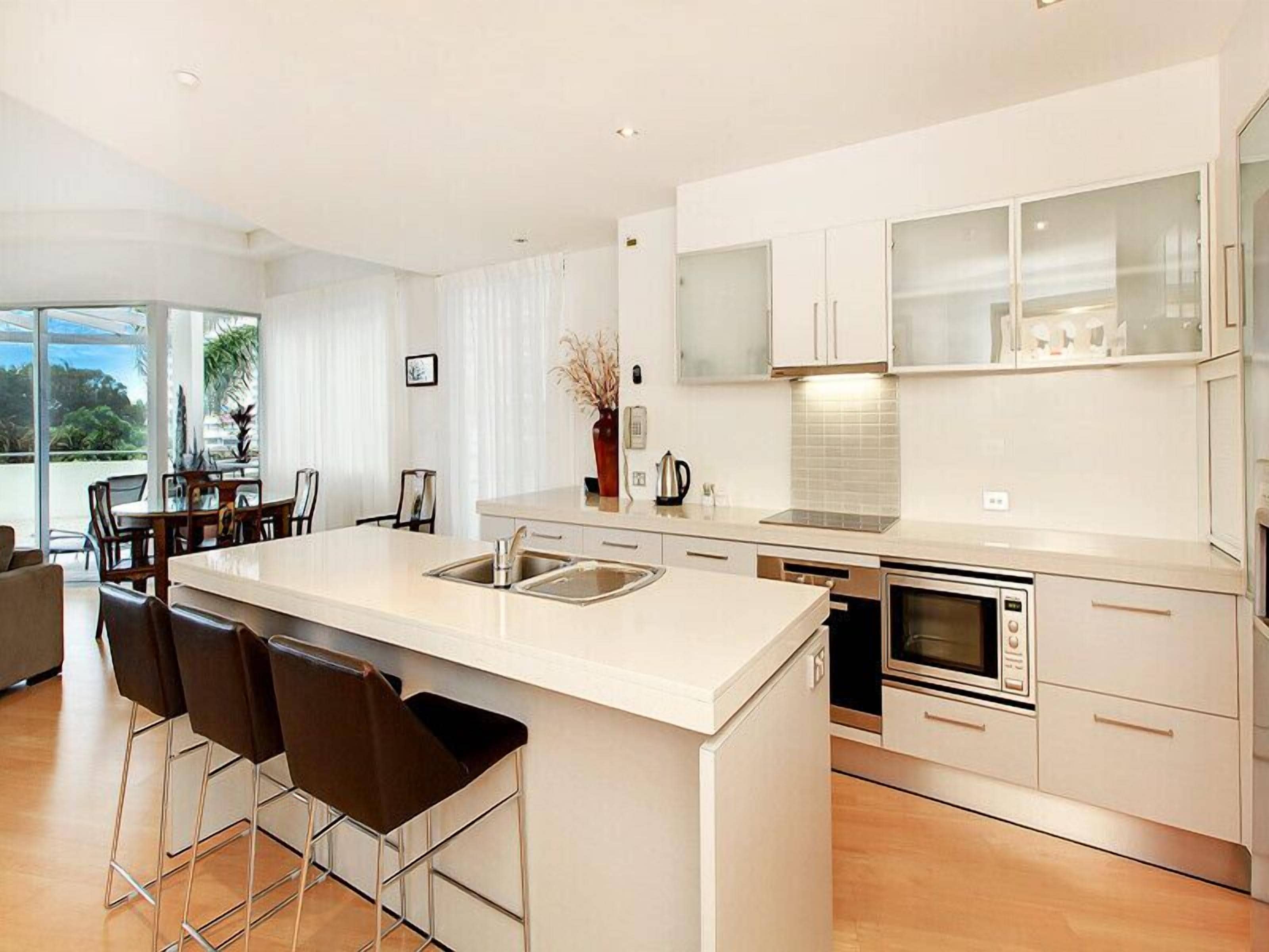 Silver Sea On Sixth Resort