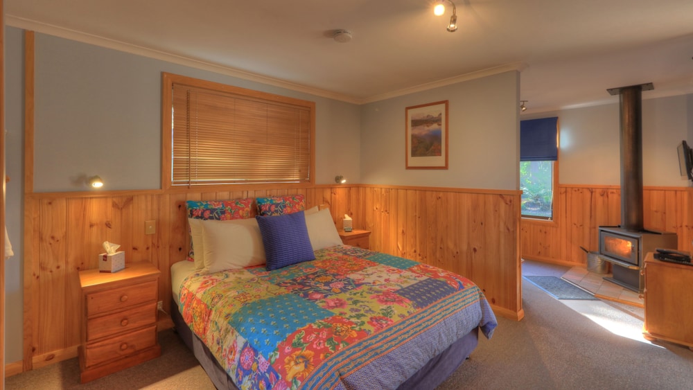 Derwent Bridge Chalets & Studios