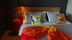 1 bedroom, premium bedding, individually decorated