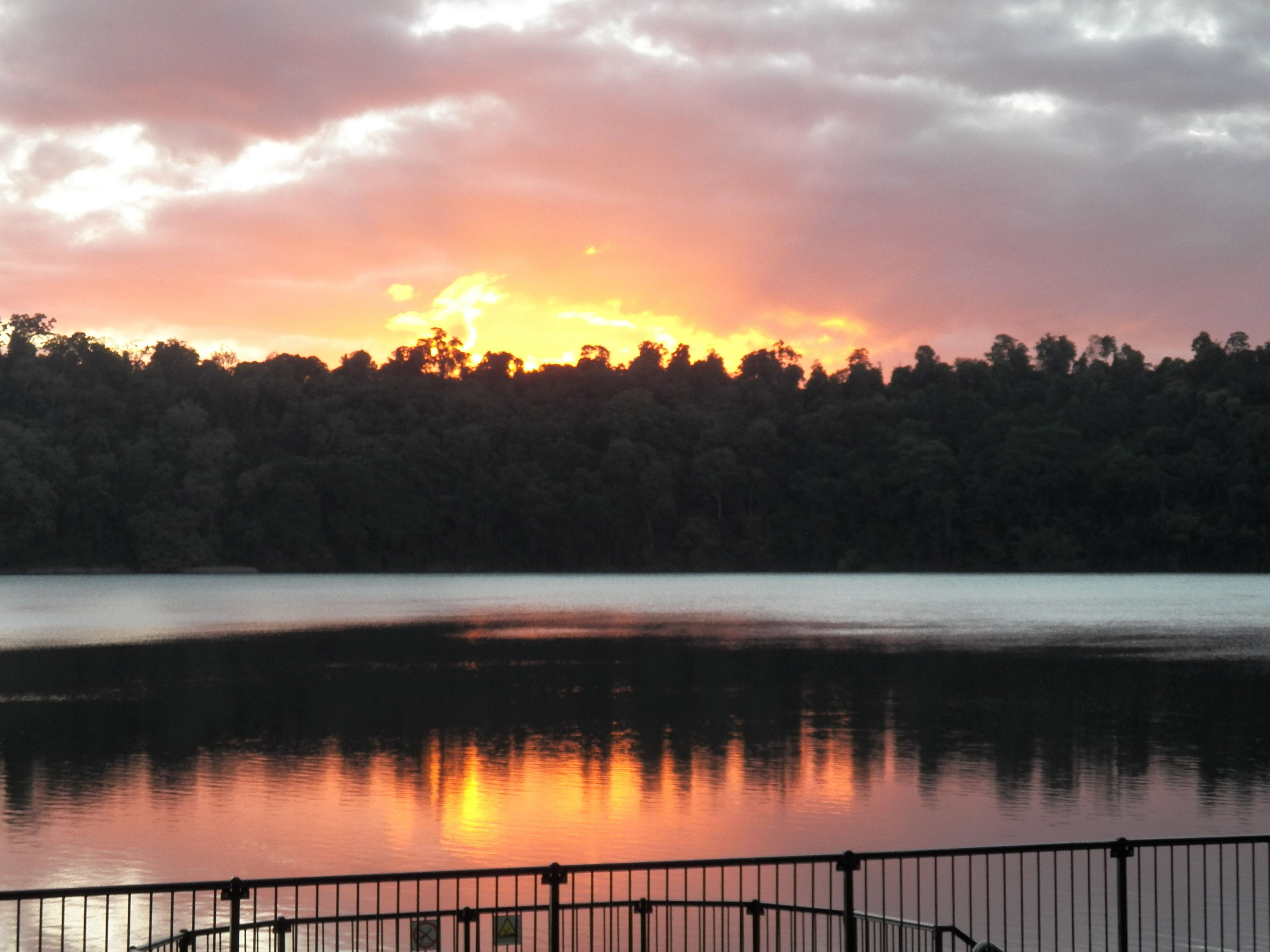 Lake Eacham Tourist Park & Self Contained Cabins