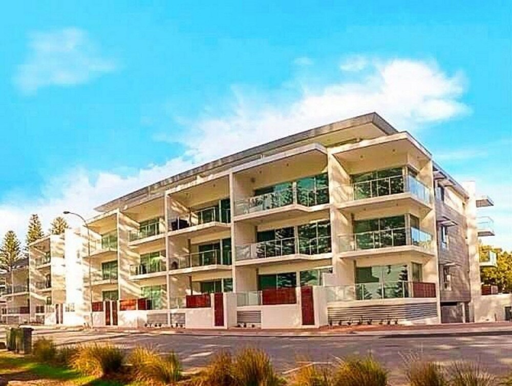 Breeze Beachfront Apartments Deals & Reviews (Victor Harbor, AUS) Wotif