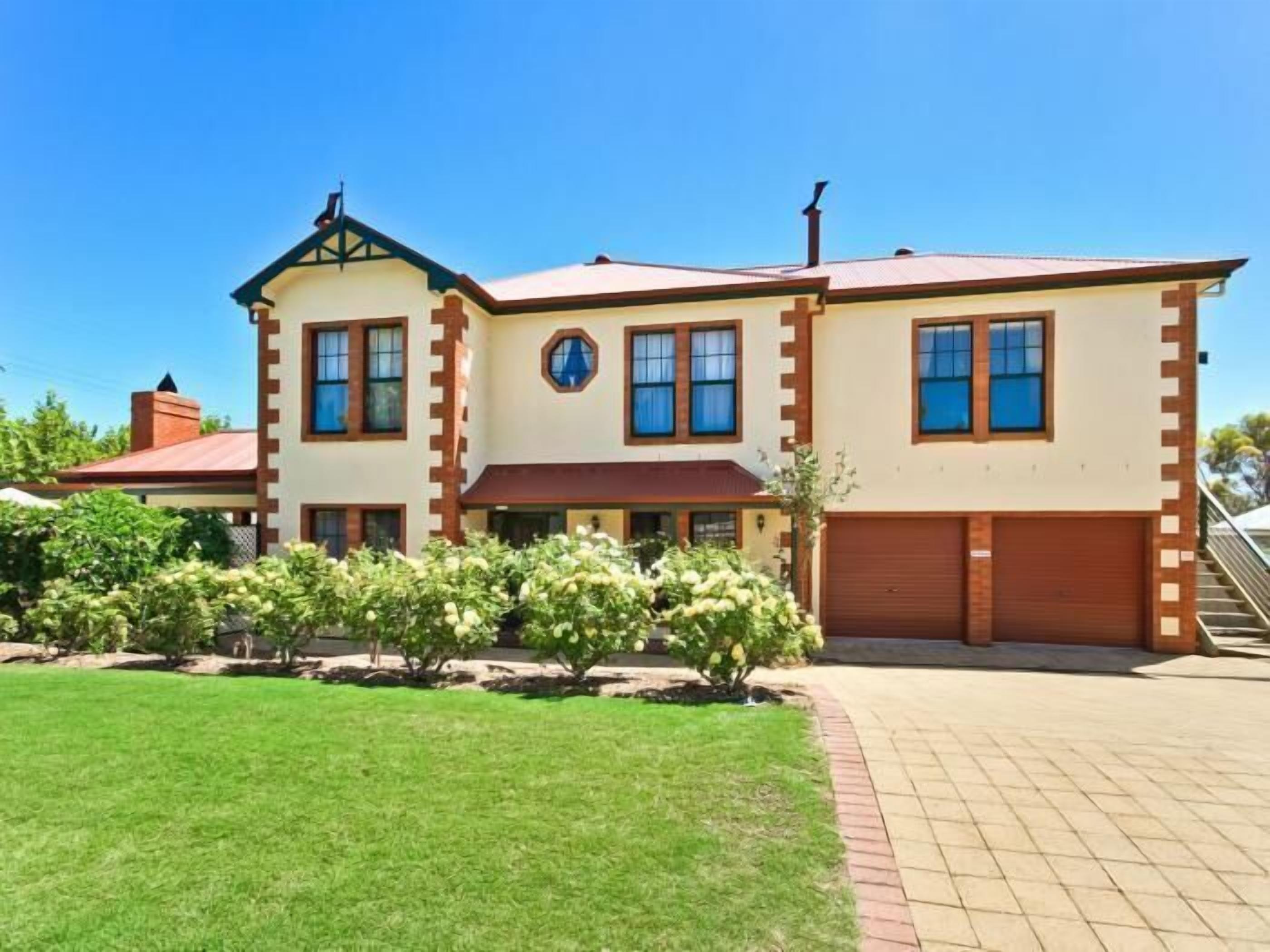Wine and Roses Bed and Breakfast in McLaren Vale, Australia