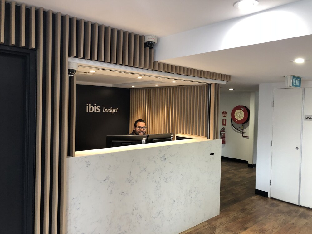 Reception, Ibis Budget Gosford