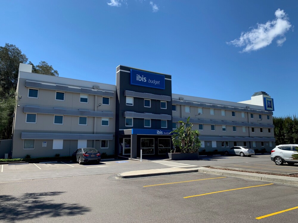 Front of property, Ibis Budget Gosford