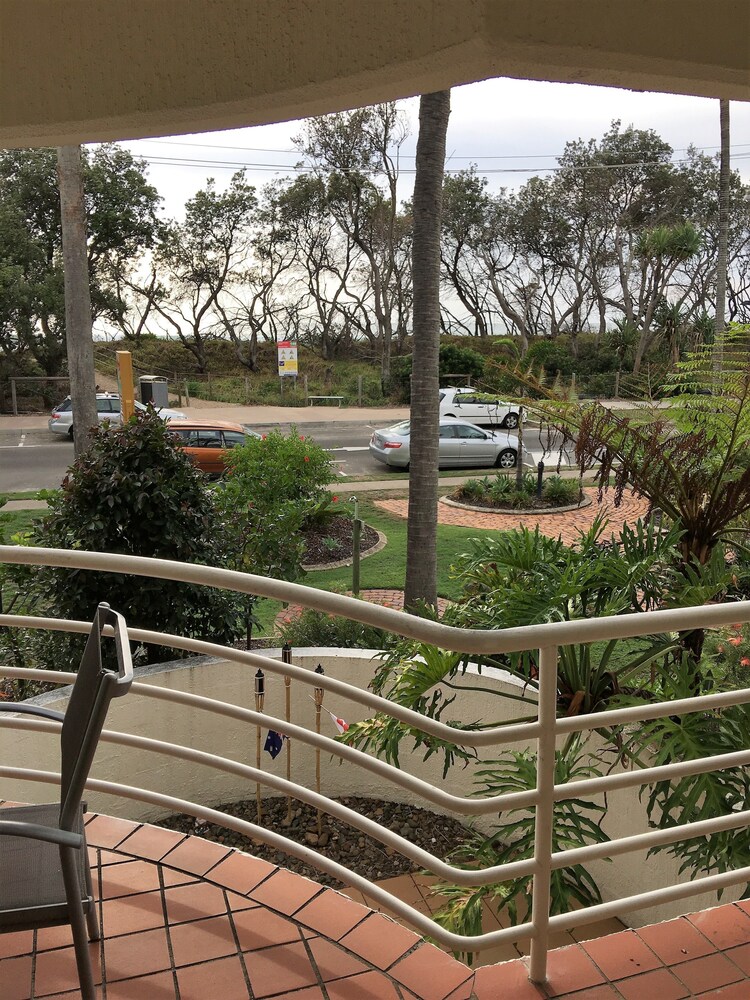 Camargue Beachfront Apartments Maroochydore Aus Best - 