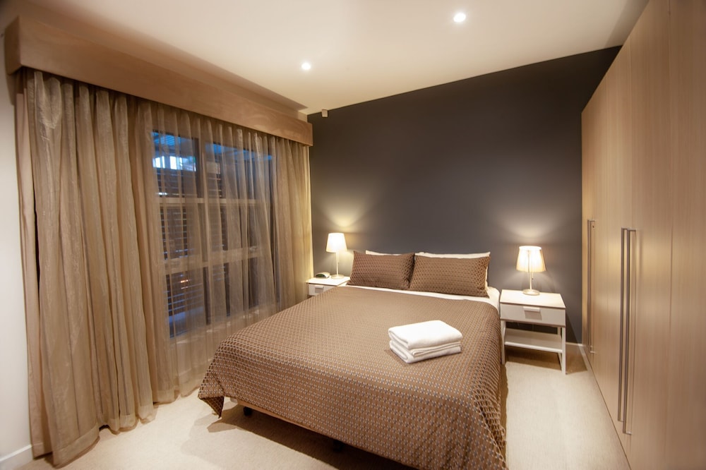 Semaphore Blue Apartments