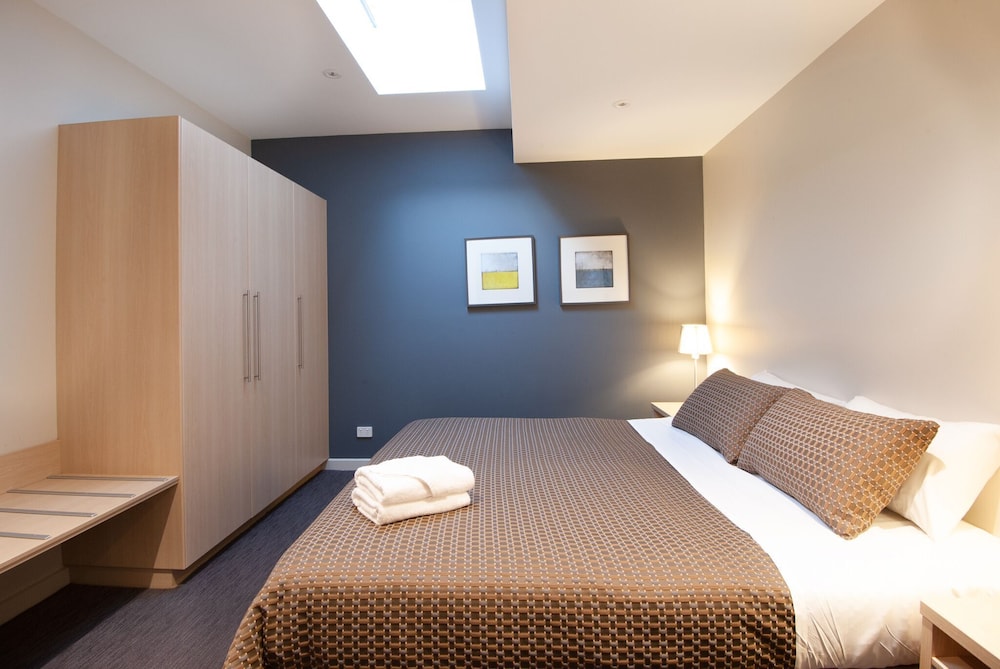 Semaphore Blue Apartments