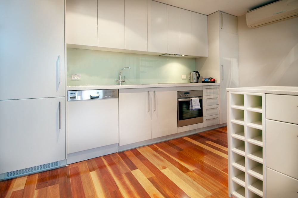 Semaphore Blue Apartments