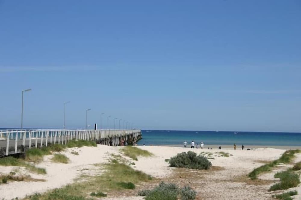 Semaphore Blue Apartments