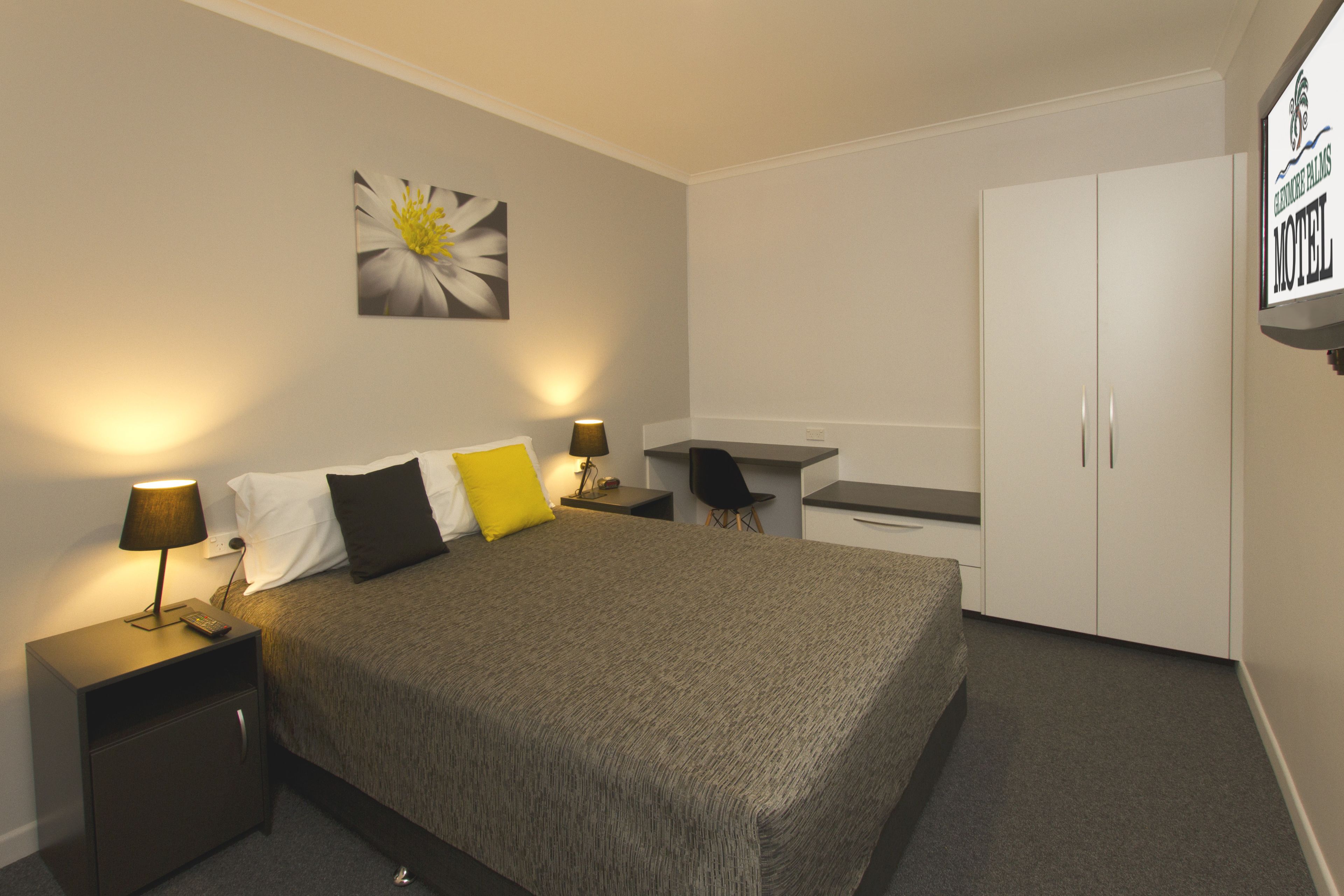 Glenmore Palms Motel