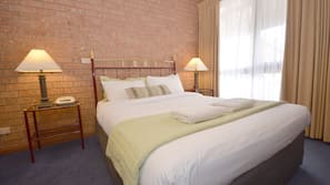 Iron/ironing board, free WiFi, linens, wheelchair access