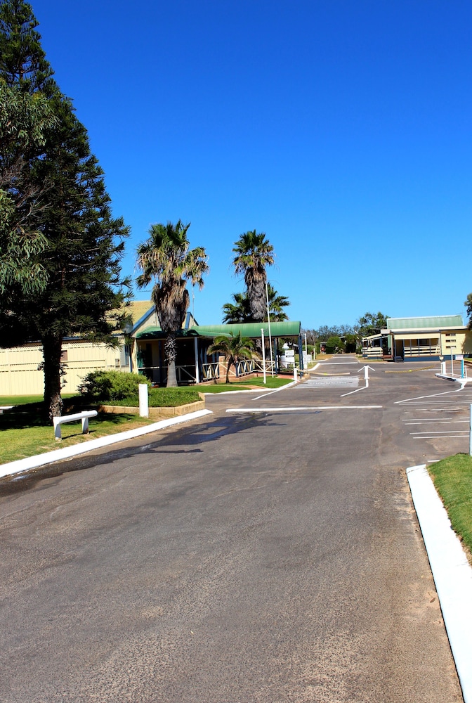 Sunset Beach Holiday Park Deals & Reviews (Geraldton, AUS) Wotif