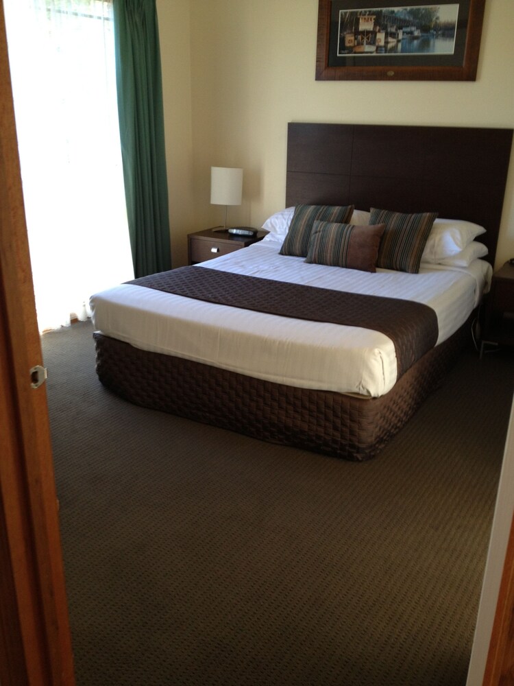 Riverview Resort