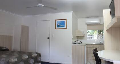 Mango Tree Motel