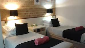 Iron/ironing board, free WiFi, bed sheets