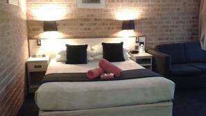 Iron/ironing board, free WiFi, bed sheets